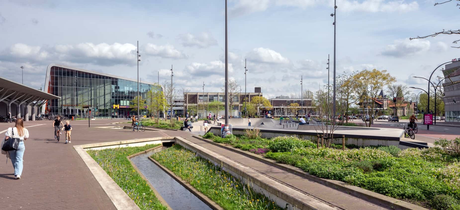 Plein met metrostation